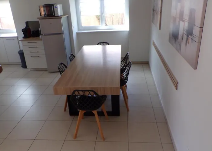 Le Mamama, Maison Cosy Au Centre Du Village Holiday home